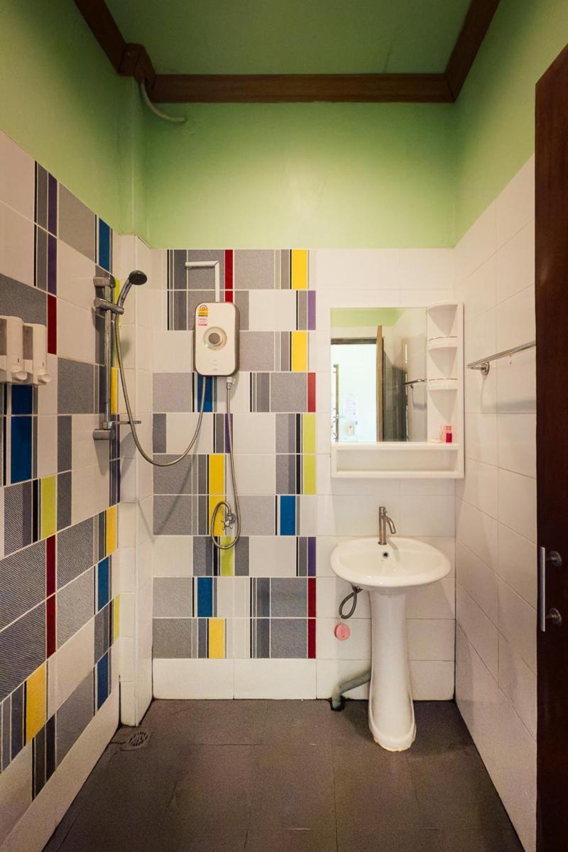 Passion Nai Harn Bed & Breakfast Room photo